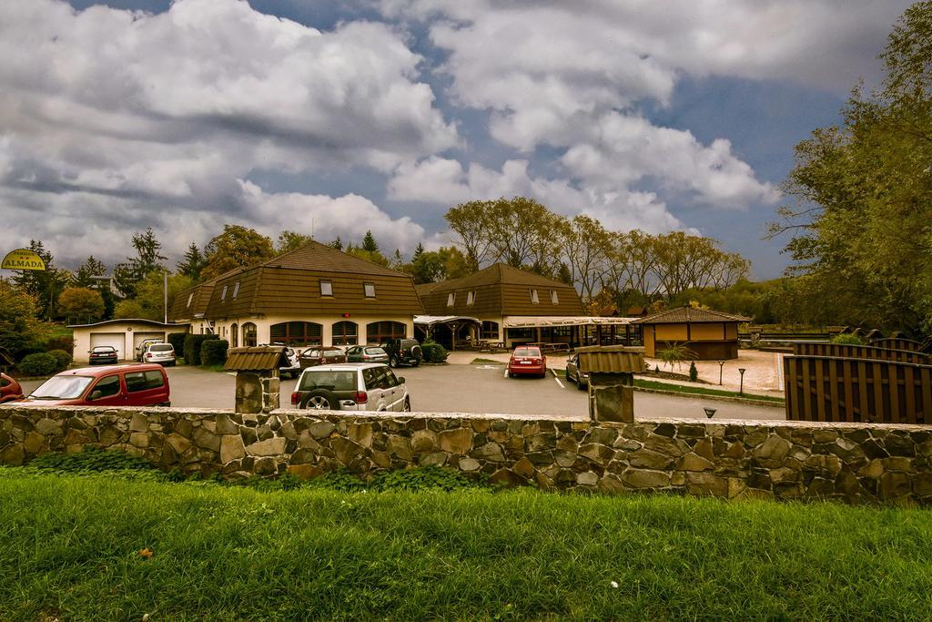 Penzion Almada Zvolen Exterior foto
